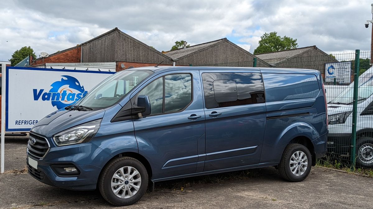 ford transit custom crew van