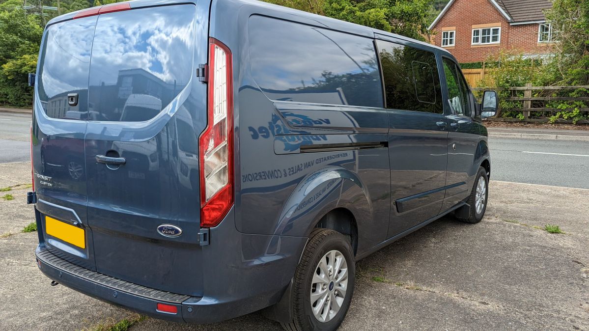 ford transit custom crew van