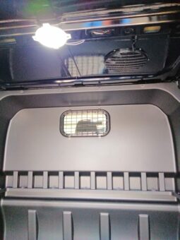 Renault Trafic Crew Van with Dog Cage