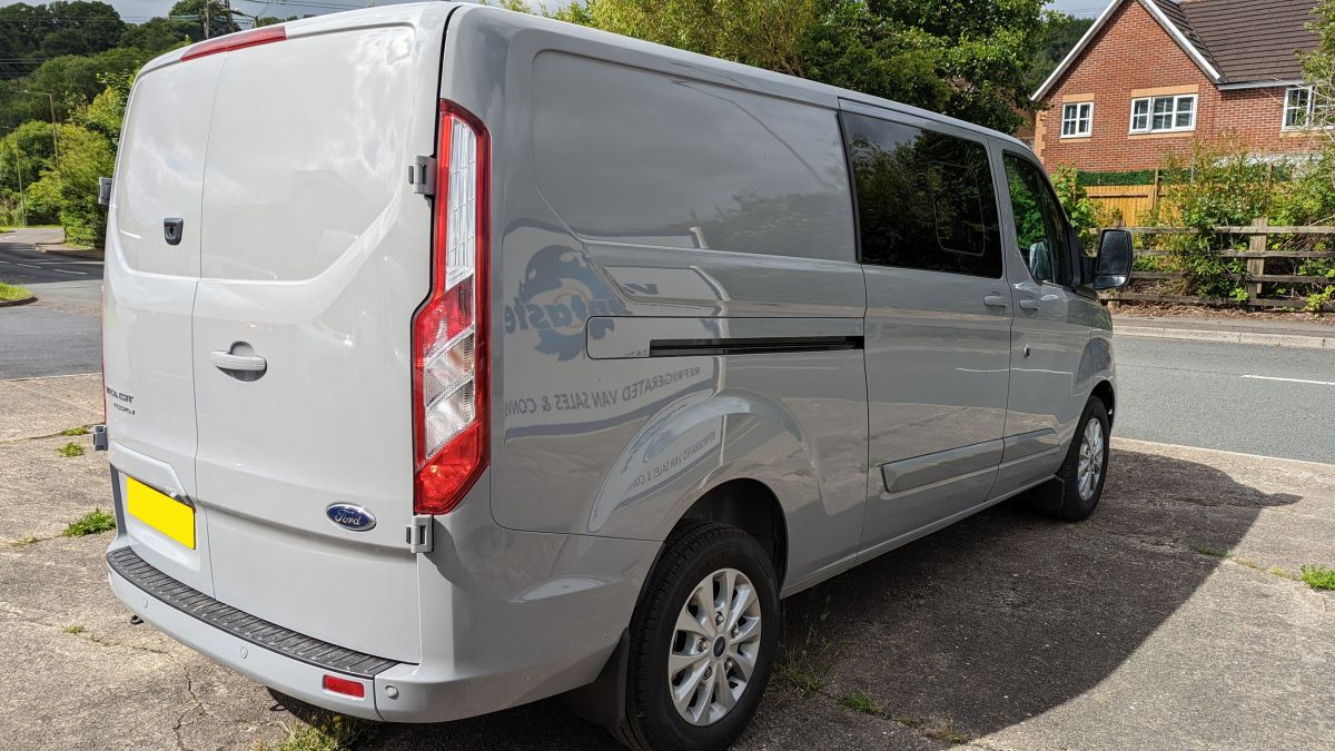 ford transit custom double cab