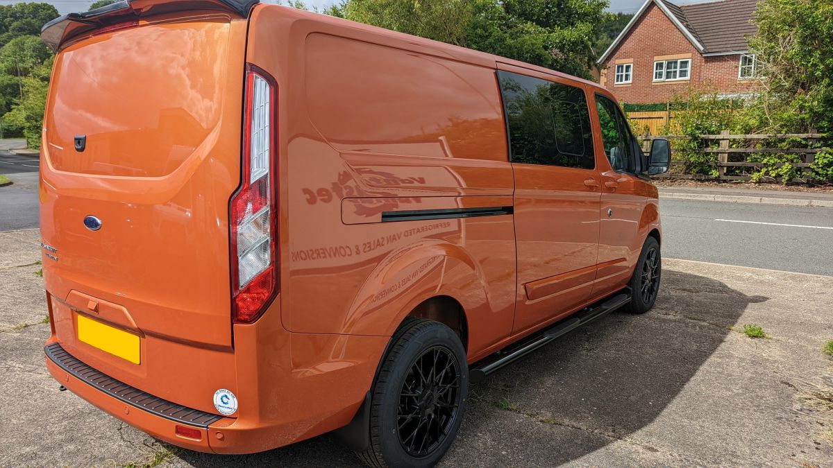 ford transit custom crew cab