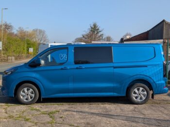 Ford Transit Custom 2.5 320 Duratec 11.8kWh Limited Multicab Auto L2 H1 Euro 6 5d