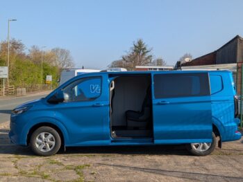 Ford Transit Custom 2.5 320 Duratec 11.8kWh Limited Multicab Auto L2 H1 Euro 6 5d