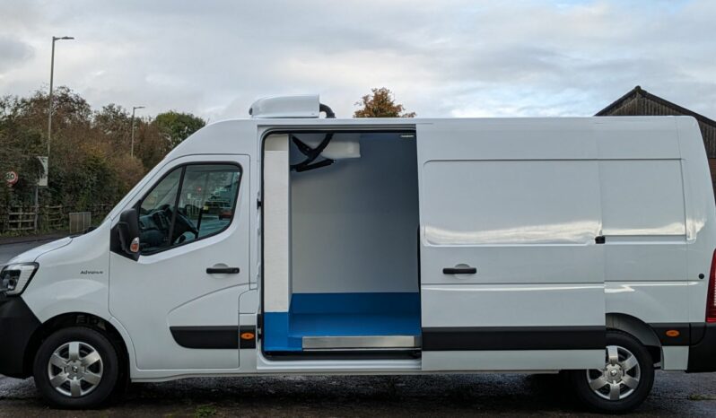 Renault Master FWD BLUE dCi 135 Advance Chilled Van with Standby 2023 [73] full