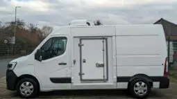 Renault Master MM35 Blue dCi 135PS Advance Freezer Van With Standby