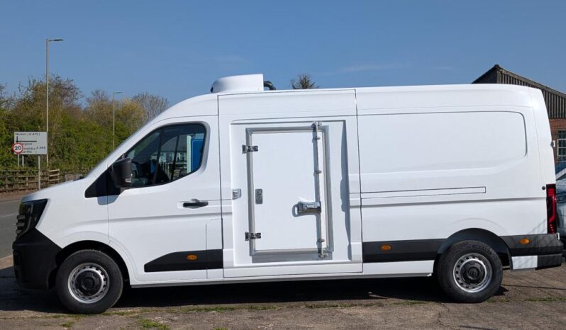 Nissan Interstar F35 L3H2 130PS ACENTA Freezer Van With Standby full