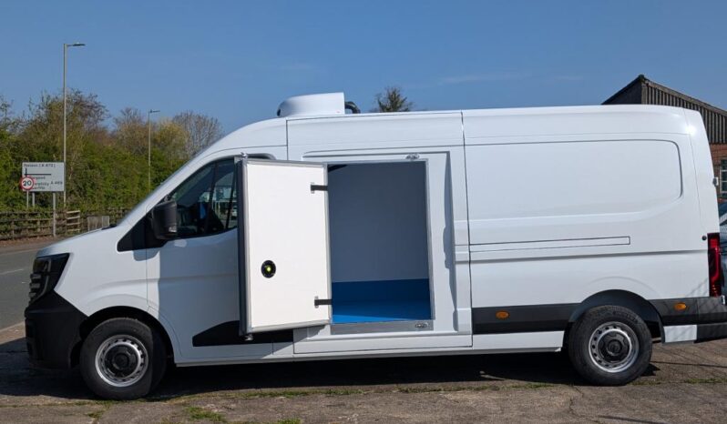 Nissan Interstar F35 L3H2 130PS ACENTA Freezer Van With Standby full