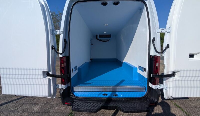 Nissan Interstar F35 L3H2 130PS ACENTA Freezer Van With Standby full
