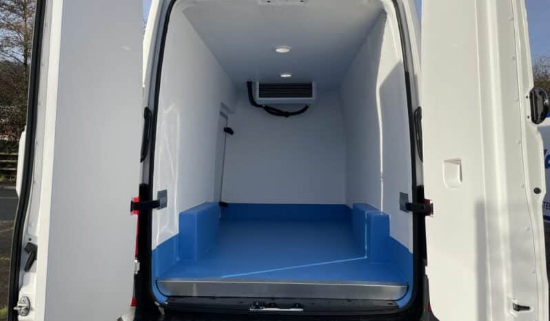 VW Crafter MWB HR CR35 Commerce 140PS Freezer Van With Standby full