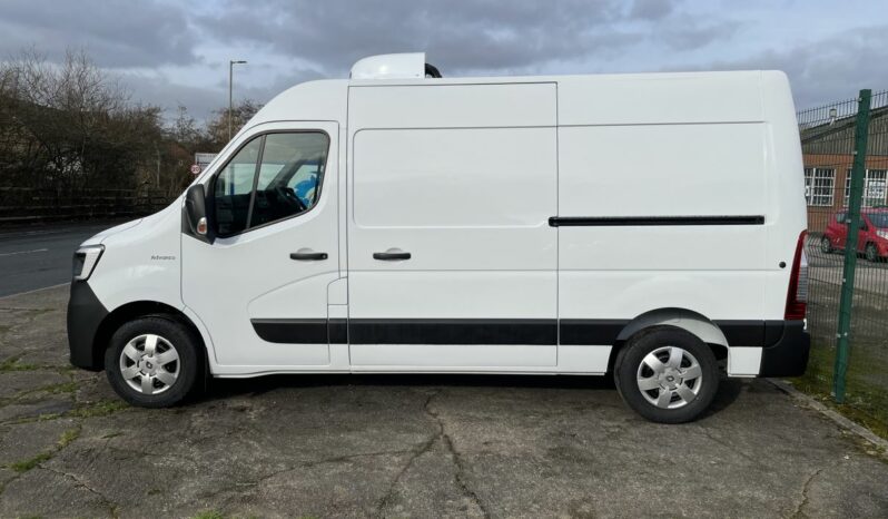 Renault Master MM35 FWD BLUE dCi 135 Advance Fridge Van with Standby full