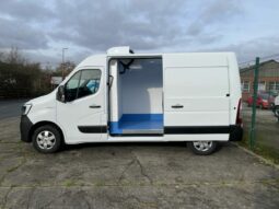 Renault Master MM35 FWD BLUE dCi 135 Advance Fridge Van with Standby full