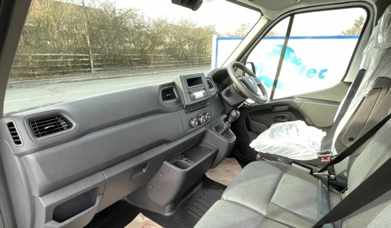 Renault Master MM35 FWD BLUE dCi 135 Advance Fridge Van with Standby full