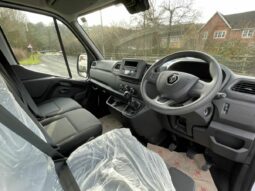 Renault Master MM35 FWD BLUE dCi 135 Advance Fridge Van with Standby full