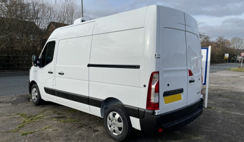 Renault Master MM35 FWD BLUE dCi 135 Advance Fridge Van with Standby full