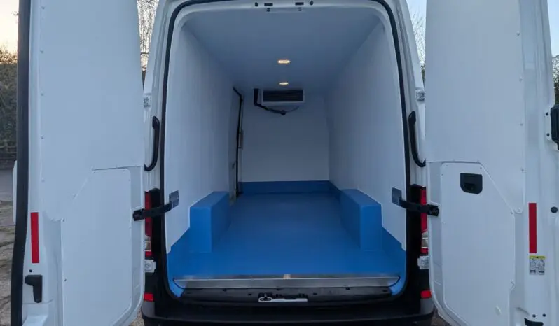 VW Crafter CR35 Commerce LWB 140PS 2.0 Fridge Van With Standby full