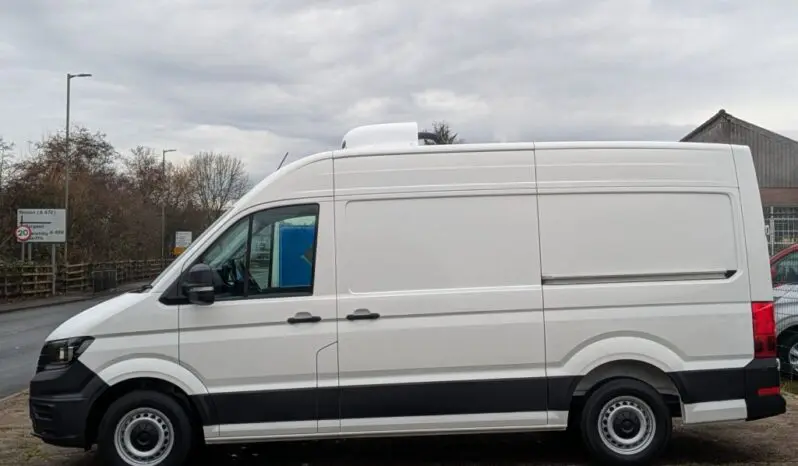 VW Crafter CR35 Commerce MWB 140PS 2.0 TDI 6sp FWD Fridge Van With Standby full