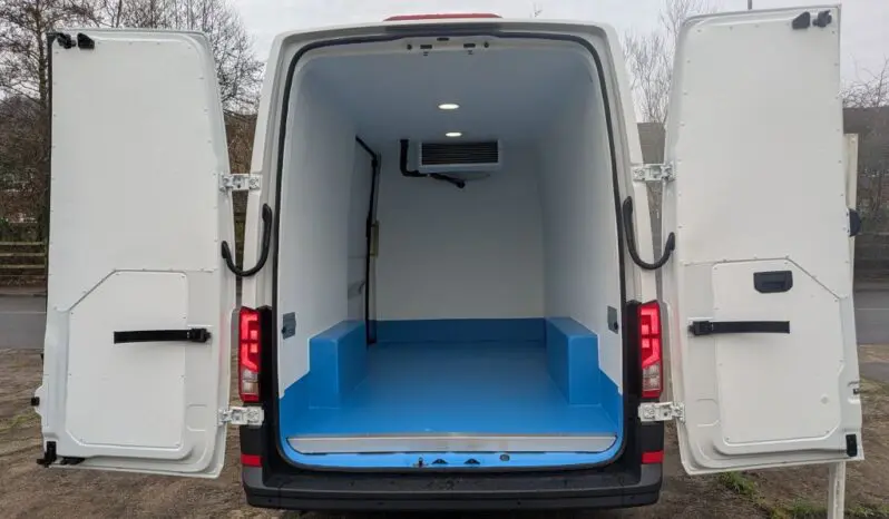 VW Crafter CR35 Commerce MWB 140PS 2.0 TDI 6sp FWD Fridge Van With Standby full