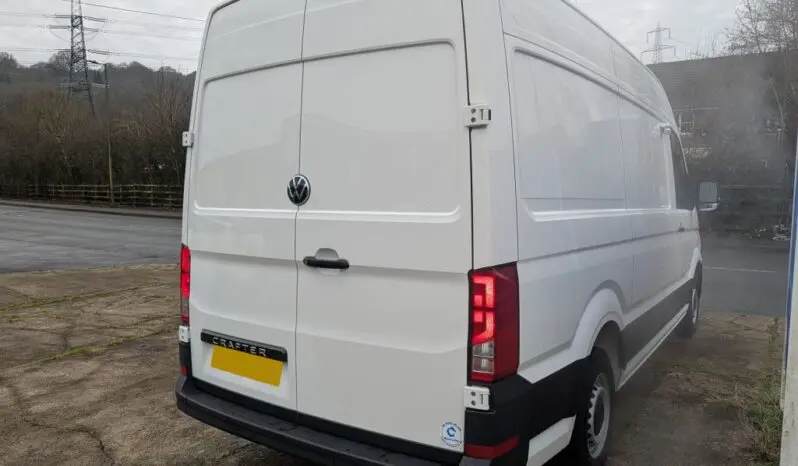 VW Crafter CR35 Commerce MWB 140PS 2.0 TDI 6sp FWD Fridge Van With Standby full