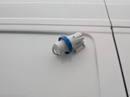 VW Crafter CR35 Commerce MWB 140PS 2.0 TDI 6sp FWD Fridge Van With Standby full
