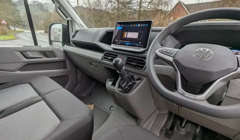 VW Crafter CR35 Commerce MWB 140PS 2.0 TDI 6sp FWD Fridge Van With Standby full
