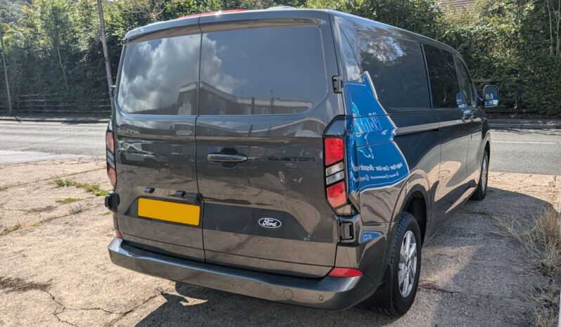 LWB Ford Transit Custom Manual Crew Van full