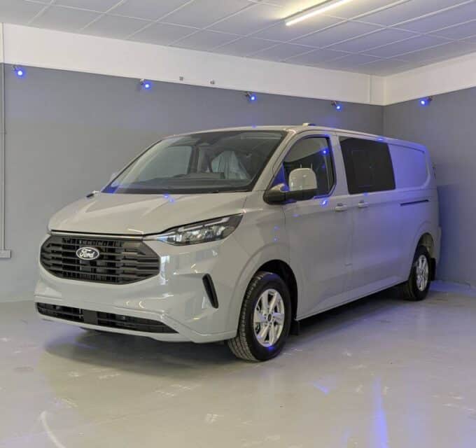 Ford Transit Custom Auto Crew Van