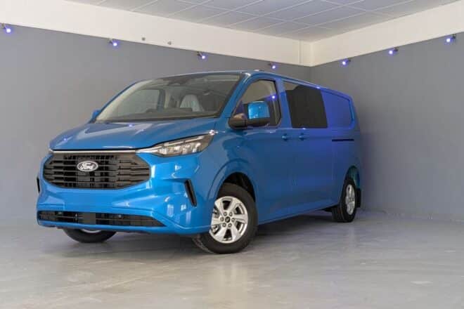 Digital Aqua Blue Ford Transit Custom Crew Van With Tailgate