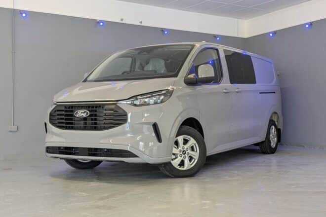 Ford Transit Custom Auto Crew Van With Tailgate