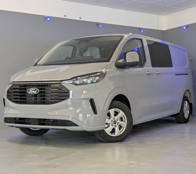 Ford Transit Custom Auto Crew Van With Tailgate