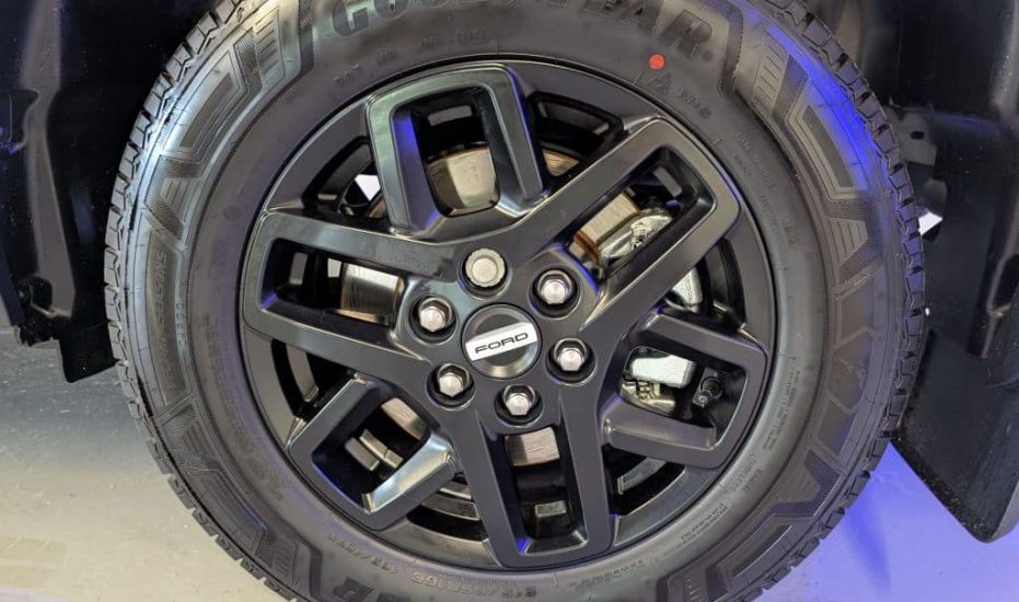 Black Ford Transit Custom Trail Crew Van