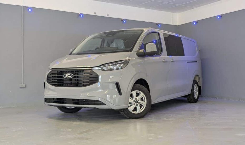 Ford Transit Custom Auto Crew Van With Tailgate
