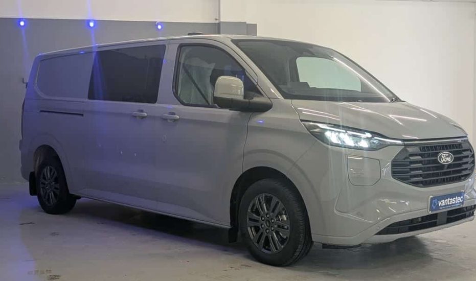 Ford Custom PHEV Crew Van