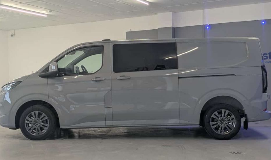 Ford Custom PHEV Crew Van