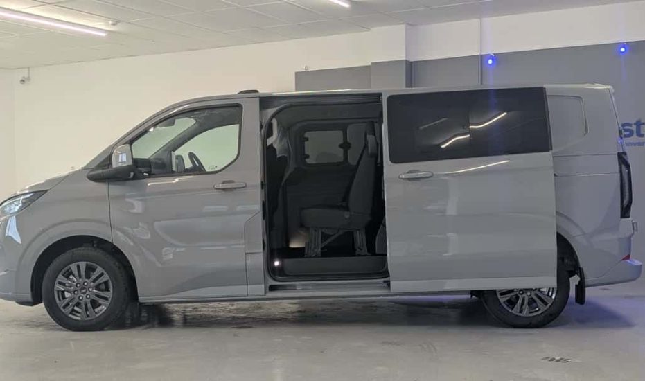 Ford Custom PHEV Crew Van